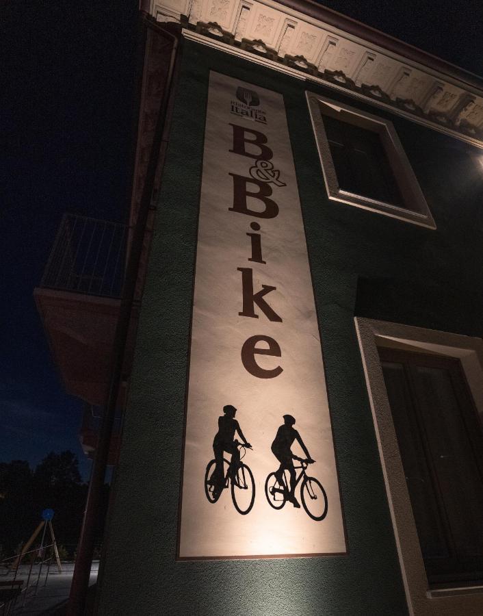 Mombello Monferrato B & Bike Di Ristorante Italia מראה חיצוני תמונה
